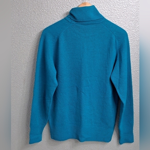 Lambs Wool Angora & Rabbit Hair Turtleneck  Sweater - Picture 6 of 6